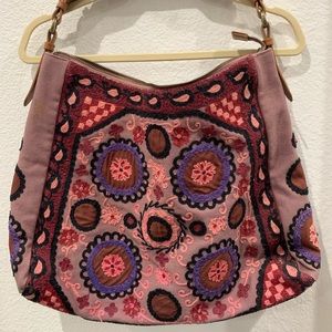 Oversized embroidered Anthropologie purse 💕